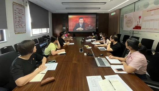 鑄忠誠(chéng) 守紀(jì)律 強(qiáng)擔(dān)當(dāng)——白云山潘高壽公司紀(jì)委組織開展紀(jì)檢人員教育專題活動(dòng).jpg