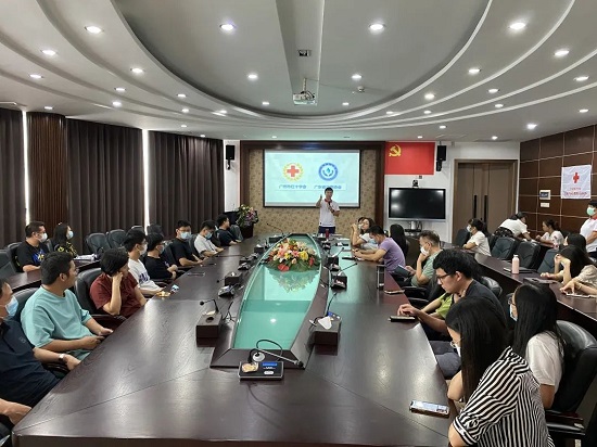 守護生命 “救”在身邊——白云山潘高壽開展急救知識技能培訓(xùn)講座.jpg